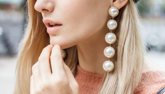 Fun Accessories To Improve Your Basic Outfit