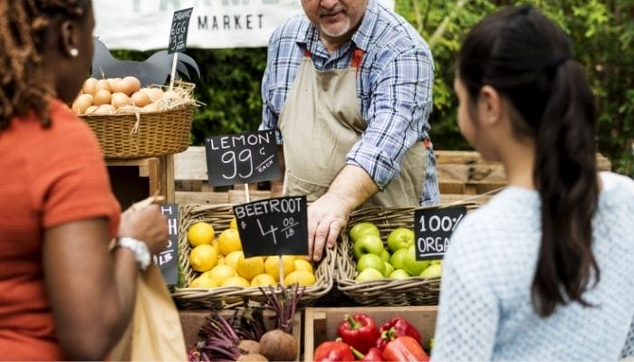 6 Essential Farmers Market Tips for Newbies