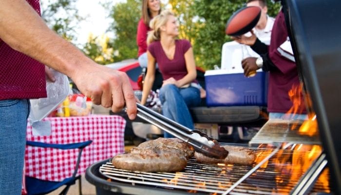 Grilling Mistakes To Avoid While You Are Tailgating