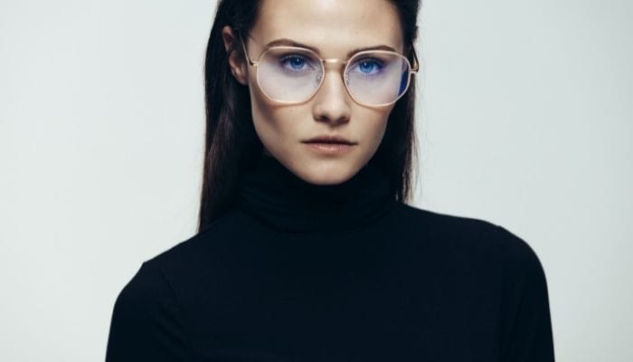 Fashion Tips for People Who Wear Glasses