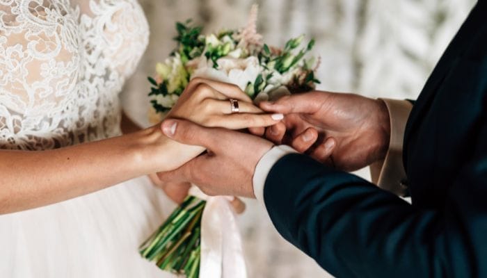 How You Should Build Your Budget for a Wedding